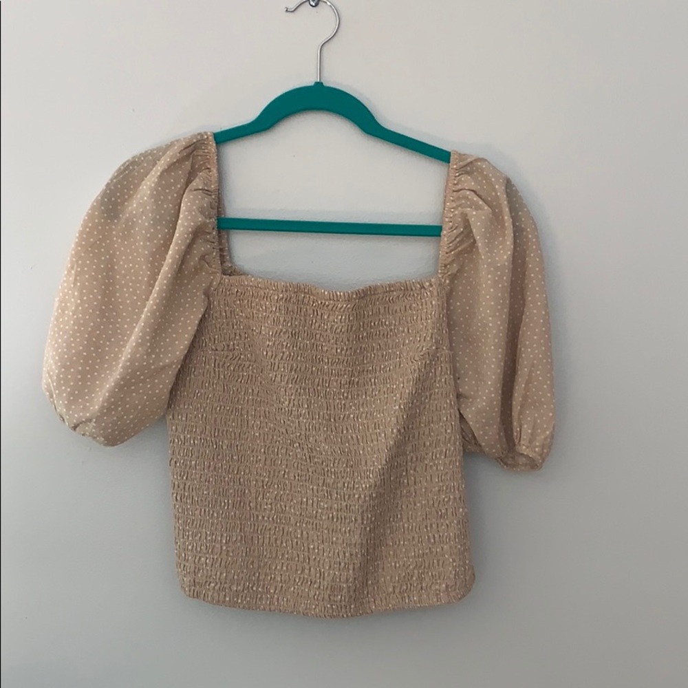 Puffy sleeve top